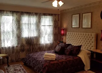 Natalie House - Boston hotel thumbnail 3