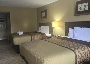 Ocean Waves Hotel hotel thumbnail 7
