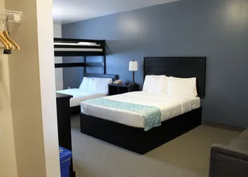 Roadhouse 52 Inn & Suites hotel thumbnail 7