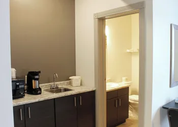 Roadhouse 52 Inn & Suites hotel thumbnail 8