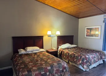 Town & Country Motel hotel thumbnail 8