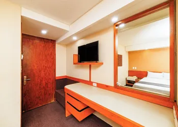 OYO Hotel Hidalgo hotel thumbnail 8