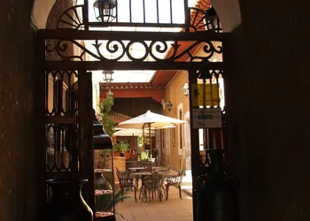 Hotel del callejón Morelia hotel thumbnail 2