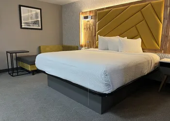 The Wander Hotel, a Ramada by Wyndham hotel thumbnail 2