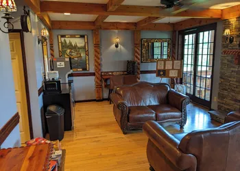 August Lodge Cooperstown hotel thumbnail 4