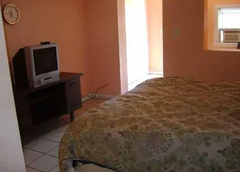 Gipson Inn Motel hotel thumbnail 2