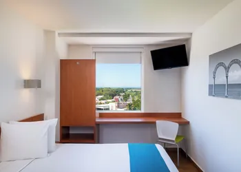 One Puerto Vallarta Aeropuerto hotel thumbnail 7