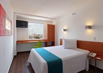 One Silao hotel thumbnail 6
