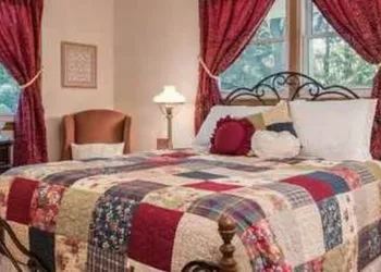 Oak Hill Bed & Breakfast hotel thumbnail 5