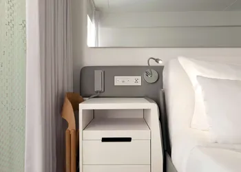 YOTEL Boston, Select by Hilton hotel thumbnail 8