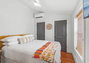 Camp Comfort hotel thumbnail 5