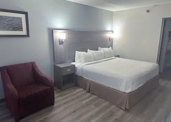Clarion Inn hotel thumbnail 6