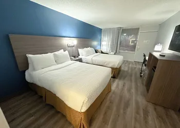 Clarion Inn hotel thumbnail 8