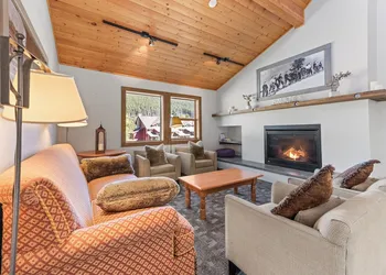 Apex Mountain Lodge hotel thumbnail 3