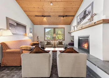 Apex Mountain Lodge hotel thumbnail 6