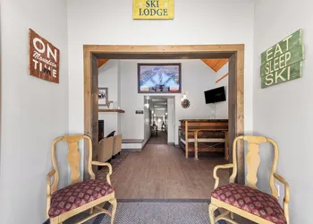 Apex Mountain Lodge hotel thumbnail 8