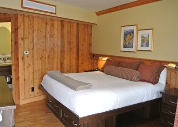 The Green Bridge Inn hotel thumbnail 8