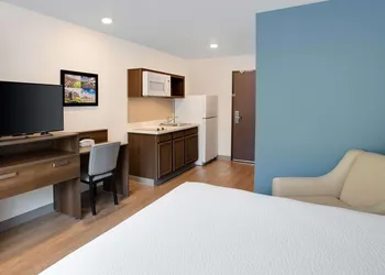 WoodSpring Suites Daytona Beach Int'l Speedway hotel thumbnail 5