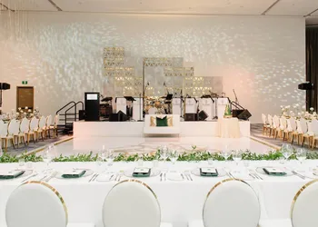 JW Marriott Edmonton ICE District hotel thumbnail 4