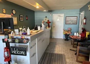 Earlton Motel hotel thumbnail 3