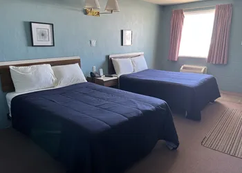 Earlton Motel hotel thumbnail 5