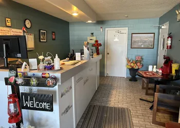 Earlton Motel hotel thumbnail 3