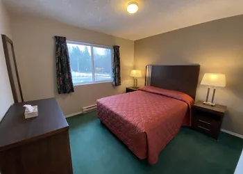 Lake Cowichan Lodge hotel thumbnail 3