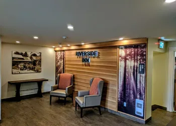 Riverside Inn hotel thumbnail 3