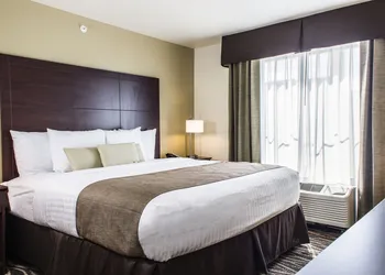 Cobblestone Hotel & Suites – Stevens Point hotel thumbnail 5