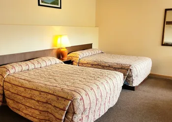 Sea Raven Motel hotel thumbnail 5