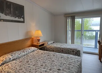Sea Raven Motel hotel thumbnail 7