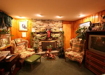 Nootka Lodge hotel thumbnail 2