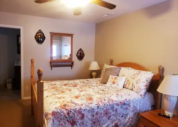 Bryce Canyon Livery Bed & Breakfast hotel thumbnail 7