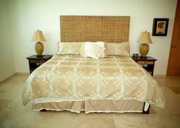 Shangri La Penthouses by Cheap Getaway hotel thumbnail 4