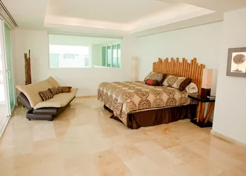 Shangri La Penthouses by Cheap Getaway hotel thumbnail 5