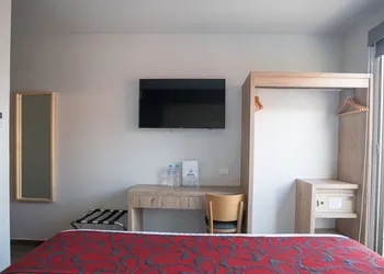 Hotel Roble hotel thumbnail 7