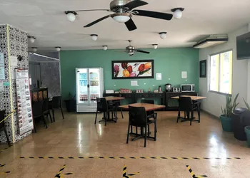 Las Dalias Inn hotel thumbnail 3