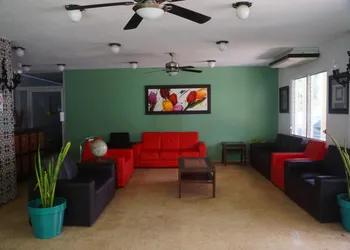 Las Dalias Inn hotel thumbnail 8