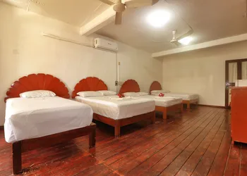 Hotel y Bungalows Acuario hotel thumbnail 5
