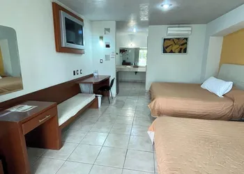 Hotel Splash Inn hotel thumbnail 2