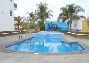 Hotel Splash Inn hotel thumbnail 4