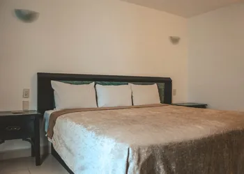 Hotel Latino hotel thumbnail 5