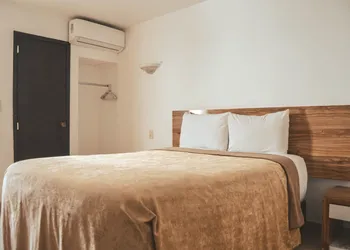 Hotel Latino hotel thumbnail 8