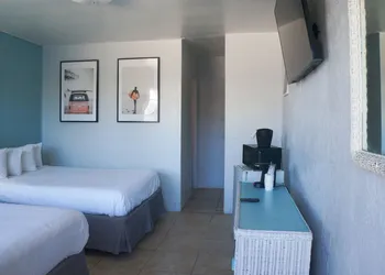 Ocean Holiday Motel hotel thumbnail 8