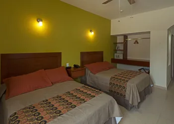 Concierge Plaza la Villa hotel thumbnail 6