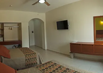 Concierge Plaza la Villa hotel thumbnail 7