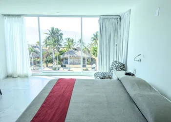 We Hotel Acapulco hotel thumbnail 7