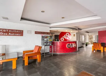 OYO Hotel Casa Blanca hotel thumbnail 2