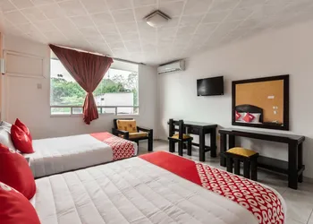 OYO Hotel Casa Blanca hotel thumbnail 7