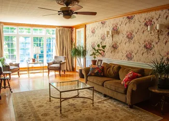Lee Farm Inn hotel thumbnail 3